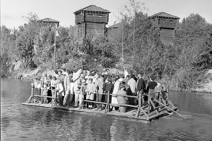 Как выглядел Диснейленд в 1950-е годы