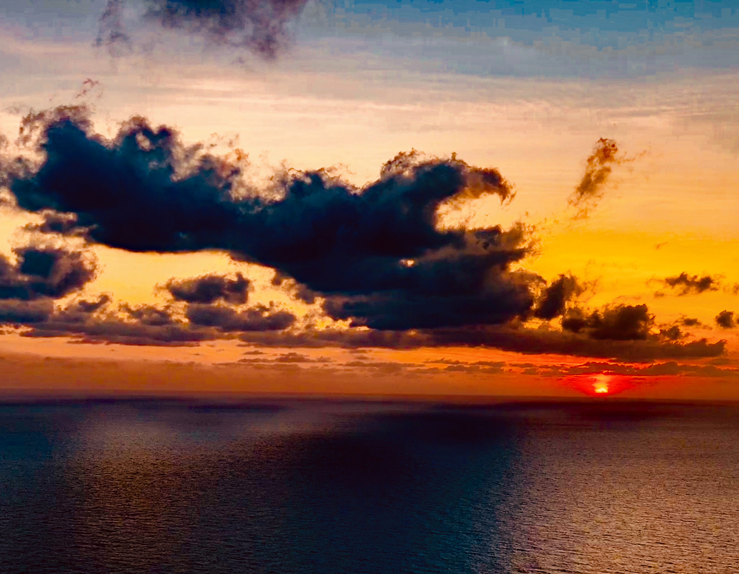 Закат с палубы яхты: как один вечер открывает Мадейру заново